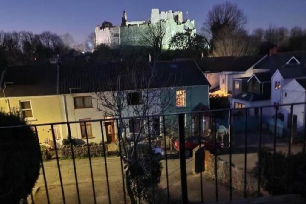 Castle View - Flat In Mumbles - Free Parking Lägenhet Oystermouth Exteriör bild