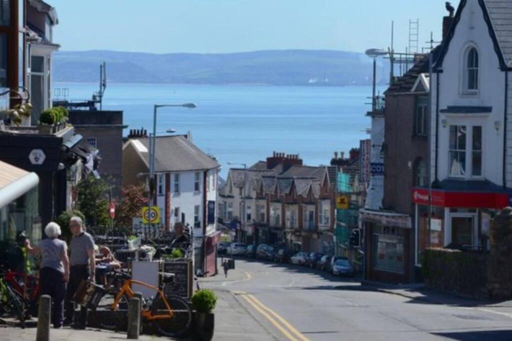 Castle View - Flat In Mumbles - Free Parking Lägenhet Oystermouth Exteriör bild